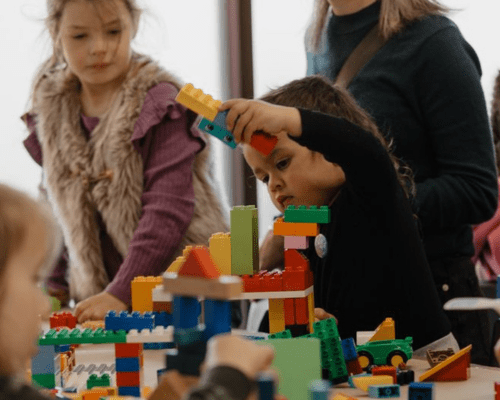 Kids learning STEM with blocks