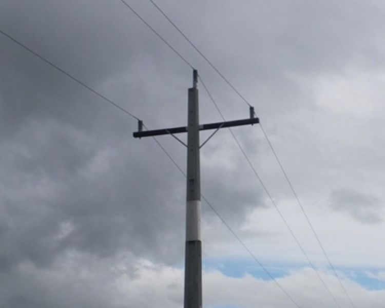 A triangular cross-arm